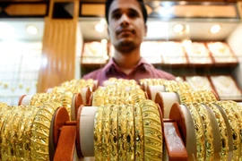 Giá vàng hôm nay 17/12: Bật tăng mạnh