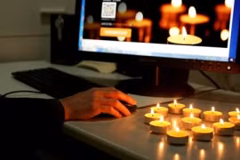 Tảo mộ online: Hình thức có quan trọng bằng lòng thành kính?