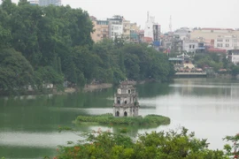 Hệ sinh thái Hồ Gươm đang thay đổi, chuyên gia "hiến kế" gì? 