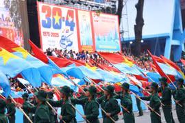 Tình đoàn kết quốc tế tỏa sáng trong ngày hội thống nhất non sông