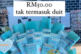 Khách hàng "bỏ bom" vì phát hiện bó hoa tiền bị tính cả phần tiền mặt