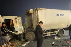 Tai nạn liên hoàn giữa 7 ô tô trên cao tốc ở Hà Nội