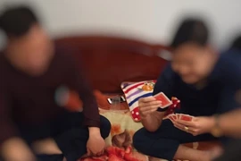 Xác minh việc Đội phó Thanh tra giao thông huyện đánh bạc tại trụ sở