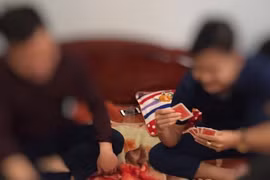 Xác minh việc Đội phó Thanh tra giao thông huyện đánh bạc tại trụ sở