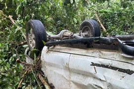 Xe bán tải lao xuống vực sâu, 3 người thương vong ở Hòa Bình