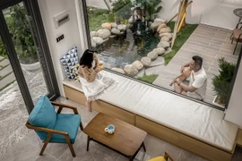 Ngôi nhà bình yên, phòng nào cũng view ra hồ cá koi mát mẻ