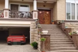 Biệt thự bị đồn có vàng giấu kín dưới đất và mức giá “trên trời"