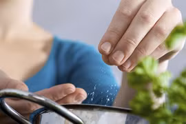 Có nên cho gia vị vào món ăn dặm cho bé dưới 1 tuổi?