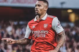 Bóng hồng bên Gabriel Jesus