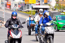 Miền Bắc tiếp tục chịu đợt nắng nóng trên 35 độ