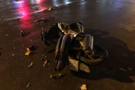 Va chạm với xe tải, nam thanh niên tử vong ở Hà Nội