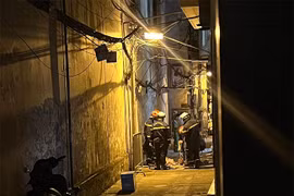 Hà Nội: Rơi thang máy nhà dân, 2 người chết 