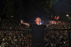 Ca sĩ Tuấn Hưng tổ chức liveshow ở ban công: Bị phạt 12,5 triệu đồng