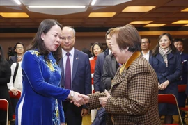 Phó Chủ tịch nước Võ Thị Ánh Xuân gặp gỡ cộng đồng người Việt tại Pháp
