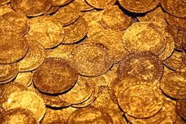 Đào móng xây nhà, vô tình đụng trúng “kho báu” tiền tỷ 