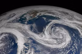 Giật mình nghịch lý "bầu trời sụp dần" khi Trái Đất nóng lên 