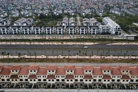 Những biệt thự 'ma' lạnh lẽo ở Hà Nội