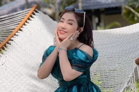 “Cô đào lẳng” Thoại Mỹ: “U60, tôi vẫn có nhiều người theo đuổi“