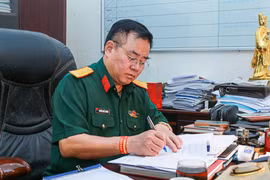 Ngọc hoàng đầu tiên Táo quân: Là đại tá, sếp của Tự Long