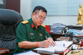 Ngọc hoàng đầu tiên Táo quân: Là đại tá, sếp của Tự Long