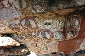 Dấu vết thuyết phục về người ngoài hành tinh trên tranh tường 4.000 tuổi 