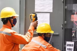 Nắng nóng gay gắt, tiêu thụ điện của miền Bắc tăng 104%