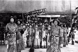 Vén màn bí ẩn lời nguyền đáng sợ đeo bám nhà Thanh 