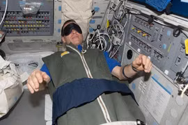 Phi hành gia làm gì để đảm bảo giấc ngủ trong vũ trụ?