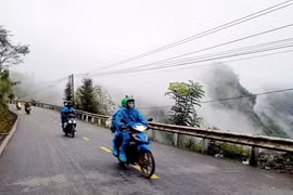 Nhiều du khách thích thú đặc sản “Cua sương đá” vùng cao Hà Giang