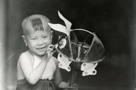 Bồi hồi ngắm loạt ảnh đầy hoài niệm về Tết Trung Thu Hà Nội xưa 