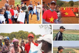 Một nhân vật nổi tiếng trên mạng xuất hiện ở sân bay, fan vây kín