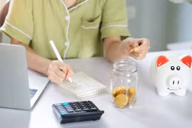 Thay vì tích trữ, nên nghĩ đến việc sử dụng tiền mặt hợp lý