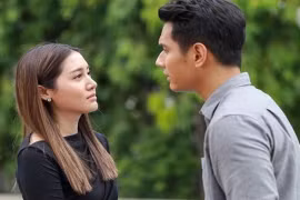 Sau bao năm bôn ba xứ người, vợ trở về dắt theo một đứa trẻ