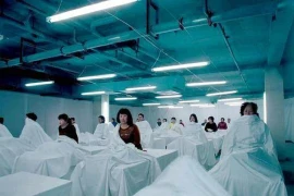 Tại sao lại phủ một tấm vải lên mặt người chết trong nhà xác?