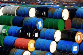 Giá xăng dầu hôm nay 26/3: Tiếp tục giảm