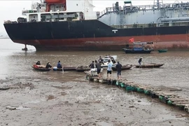 Quảng Ninh: Ba người tử vong do bị ngạt khí trong khoang máy tàu chở gỗ dăm