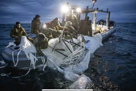 Chuyên gia tiết lộ sốc: "Mỹ sở hữu phi thuyền của người ngoài hành tinh"? 