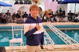 Hồ Văn Cường kiếm được nửa tỷ đồng chỉ trong một đêm diễn?