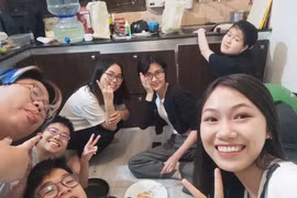 Nữ sinh Việt đón cái Tết có một không hai