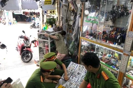 Kiểm tra, xử lý các cơ sở cung cấp biển số xe trái phép ở TP.HCM