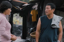 Những cặp đôi chênh lệch hàng chục tuổi trên màn ảnh Việt