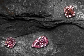 Vỏ Trái đất tách đôi, “kho báu” kim cương hồng bung tràn khắp nơi