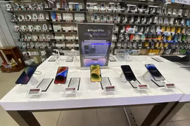 Giá iPhone 14 giảm liên tục vẫn ế