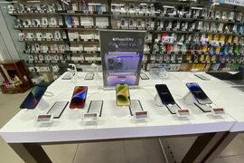 Giá iPhone 14 giảm liên tục vẫn ế