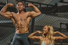 Cặp đôi thể hình: Chàng “6 múi” cuồn cuộn, nàng “vòng 3” trái đào