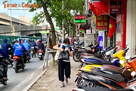 Hà Nội giao Sở Xây dựng lập đề án quản lý vỉa hè