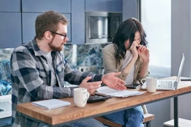 Phát hiện vợ ngoại tình với bạn thân nhờ chú chó hung dữ