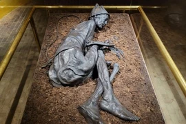 Phát hiện thi thể đầm lầy 2.400 tuổi, chuyên gia sửng sốt vì...