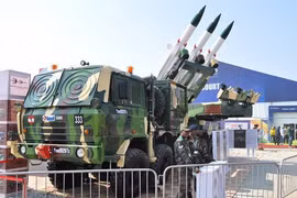 Choáng với dàn vũ khí Ấn Độ tự sản xuất được khoe ở triển lãm Defexpo 2020