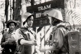 Nguồn gốc áo, mũ sắt của lính lái xe Trường Sơn huyền thoại thời chống Mỹ 